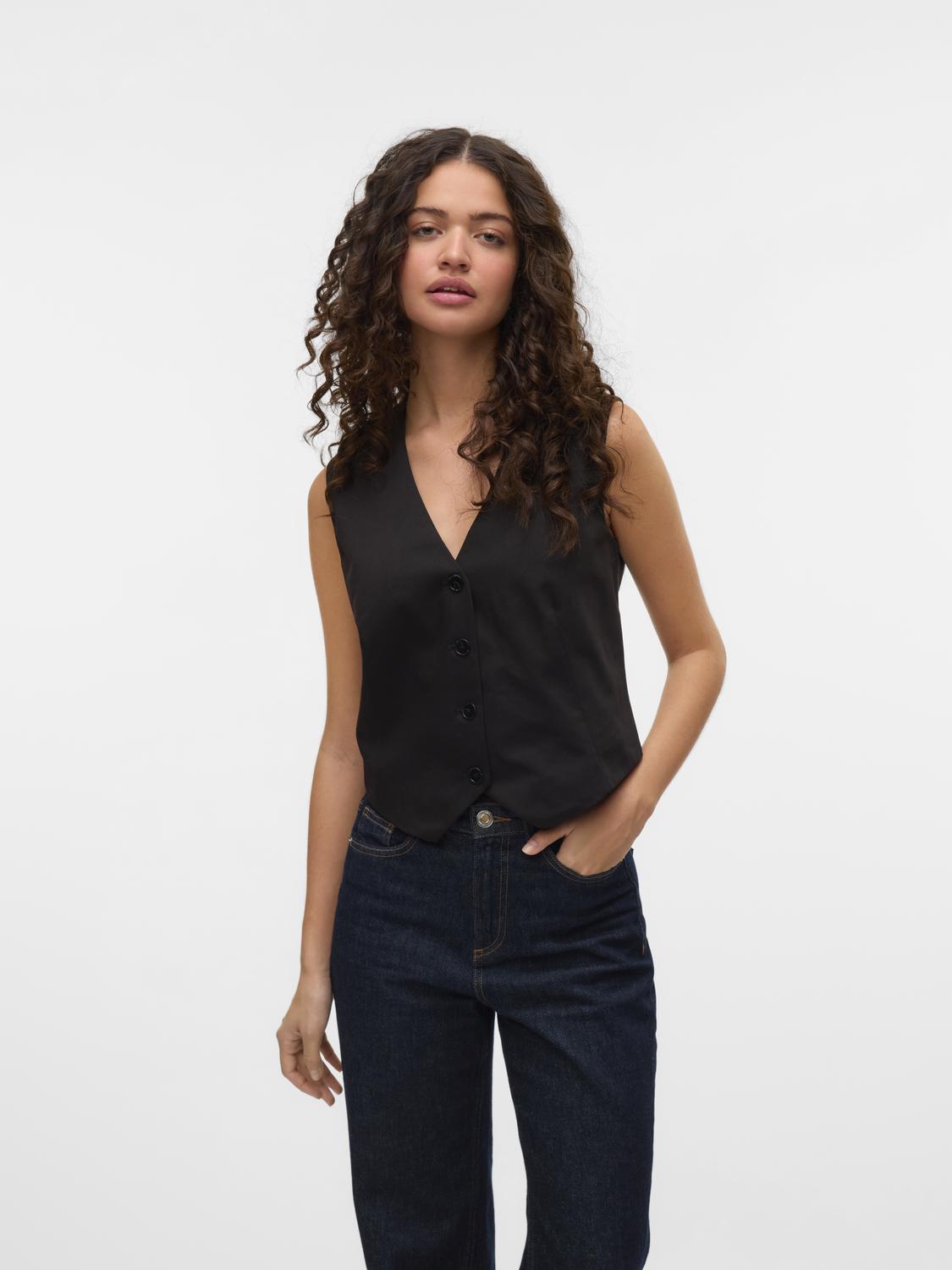 model_shot-front